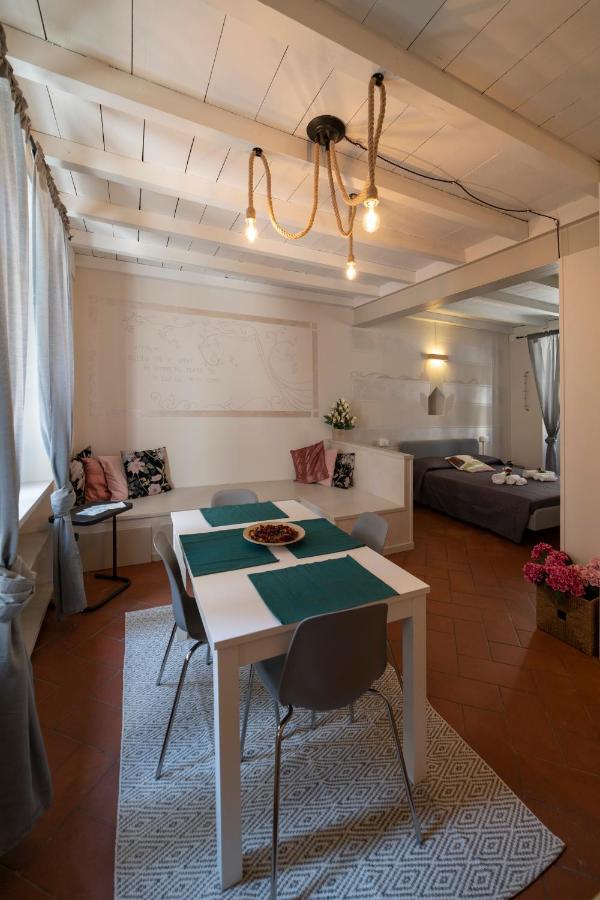 Homo Homini Lupus Apartment Brescia Exterior photo